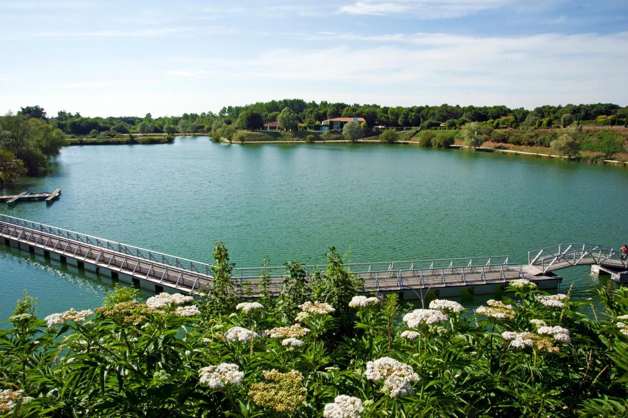 Les Jardins Du Lac Trizay エクステリア 写真